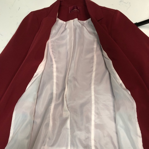 Burgundy Sahara Blazer Size Small (Fits Like size 4) - Picture 4 of 13